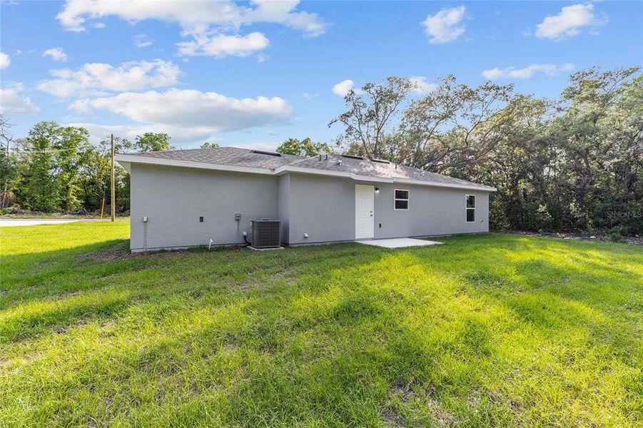Exterior details and patio area of a home in , Ocala (Image 19).