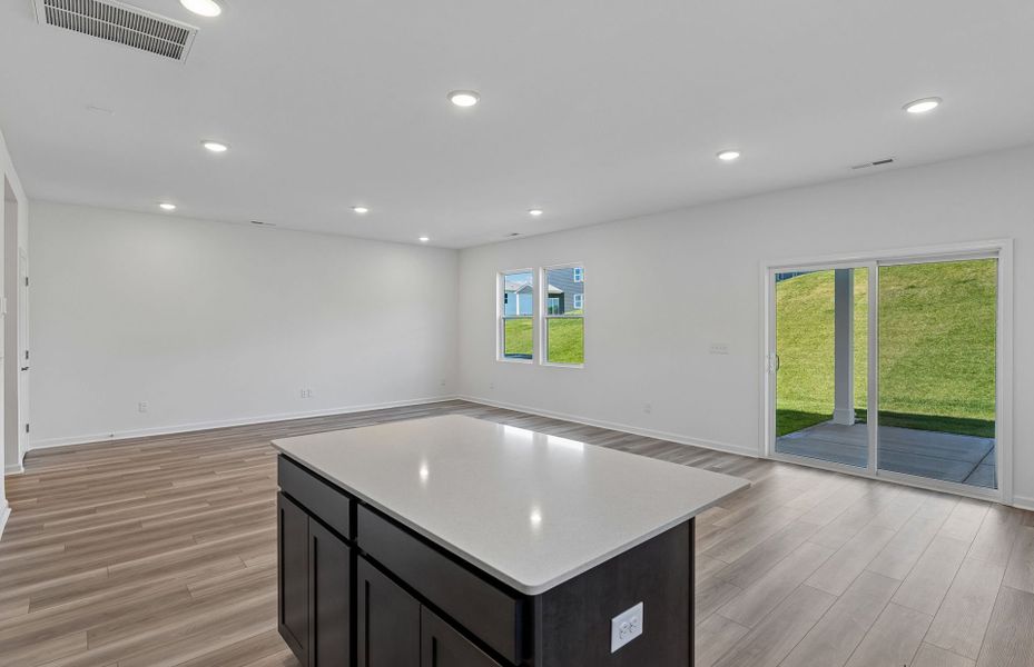 Spacious, unfurnished interior of a new home in Independence at Carter's Station, Columbia (Image 17).
