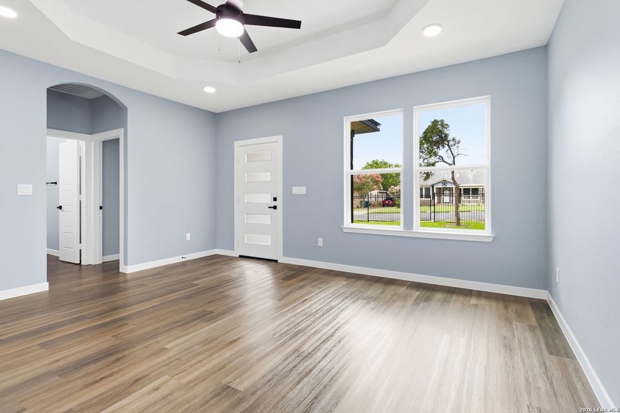 Spacious, unfurnished interior of a new home in , San Antonio (Image 15).