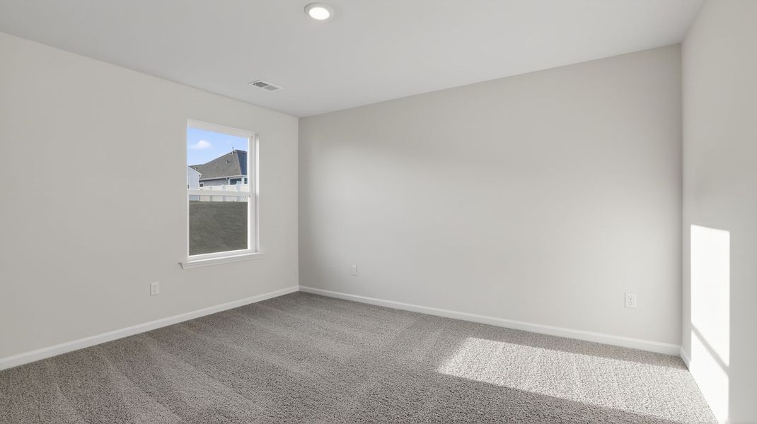 Spacious, unfurnished interior of a new home in Hunters Ridge, Woodruff (Image 28).