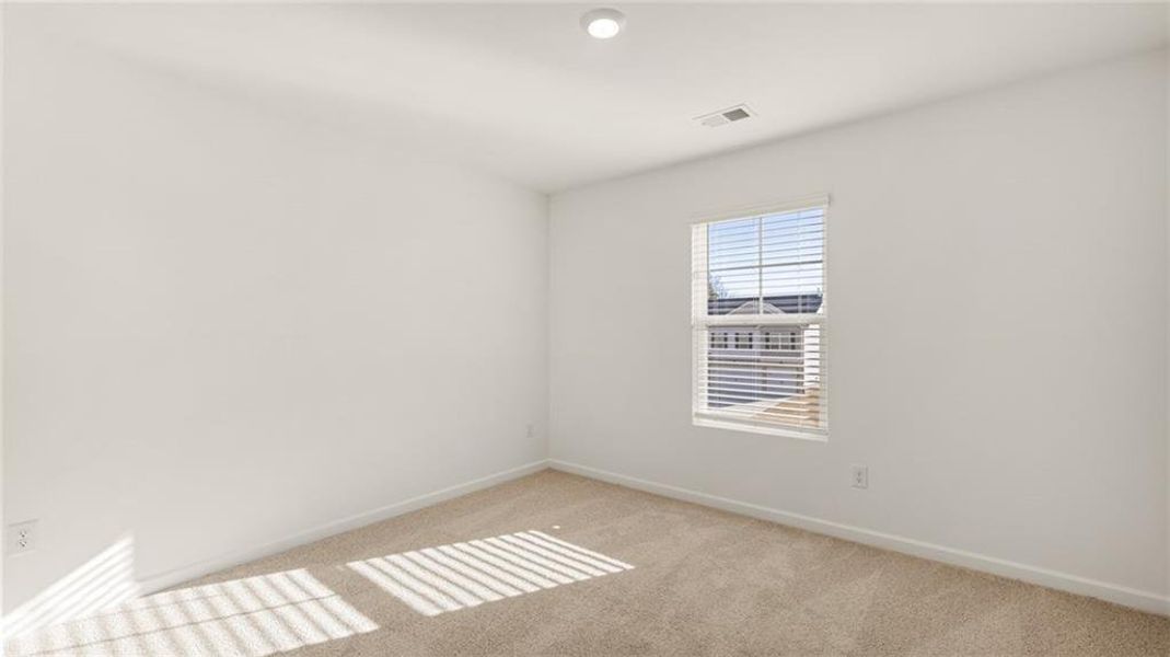 Spacious, unfurnished interior of a new home in Bridle Creek, Locust Grove (Image 29).