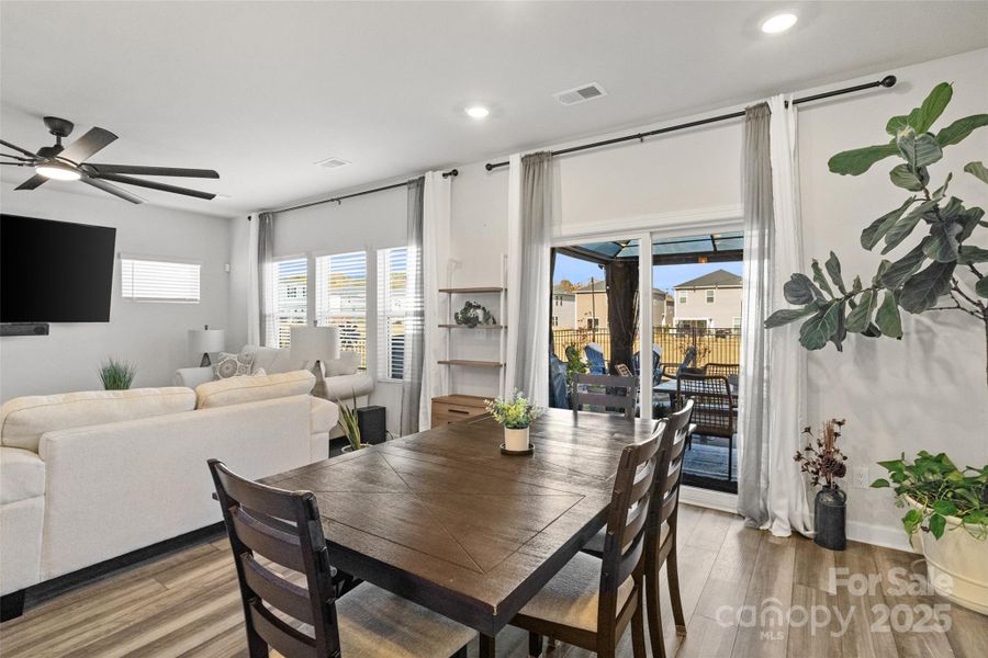 Dining Area Dining Area