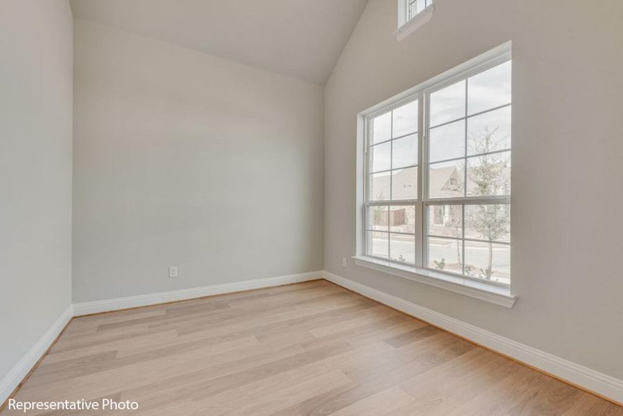 Representative unfurnished interior of a home built from the Grand Falls by Grand Homes in Dominion of Pleasant Valley, Wylie (Image 15).