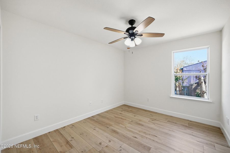 Spacious, unfurnished interior of a new home in , Jacksonville (Image 24).