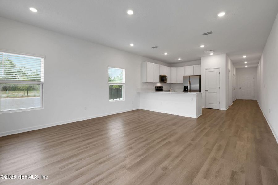 Spacious, unfurnished interior of a new home in Kasen Oaks, Jacksonville (Image 17).