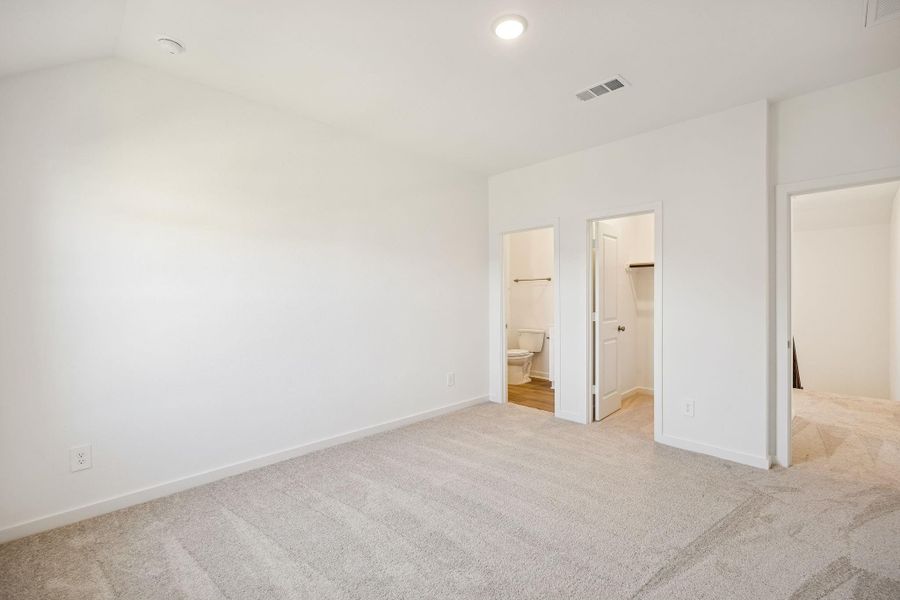 Spacious, unfurnished interior of a new home in Montgomery Bend, Montgomery (Image 33).
