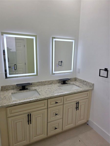 Furnished interior view inside a new home in , Lehigh Acres (Image 9).