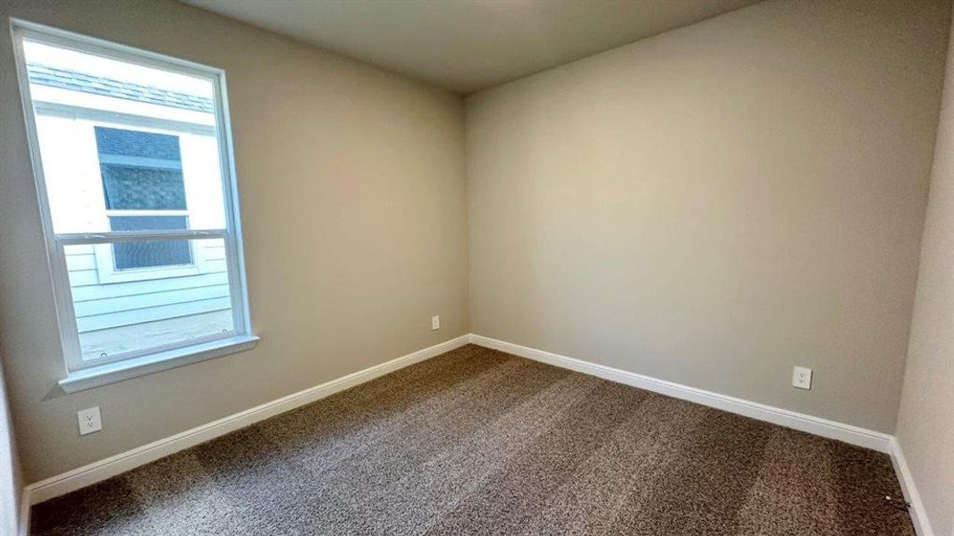 Spacious, unfurnished interior of a new home in Rock Creek Ranch, Fort Worth (Image 14).