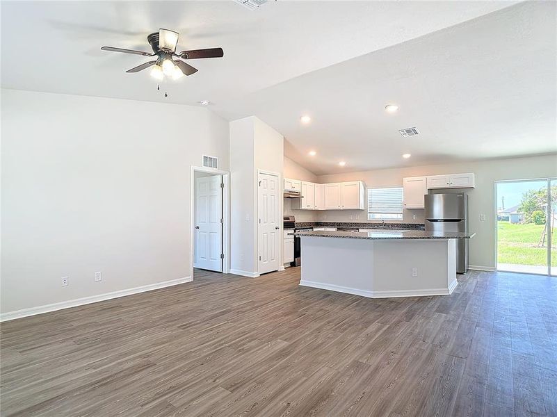 Image 28 of a home in .