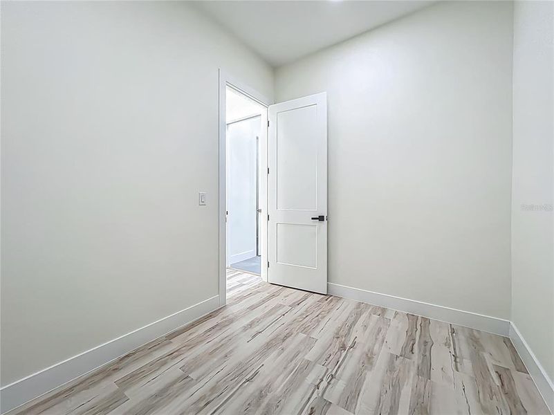 MASTER CLOSET ROOM MASTER CLOSET ROOM