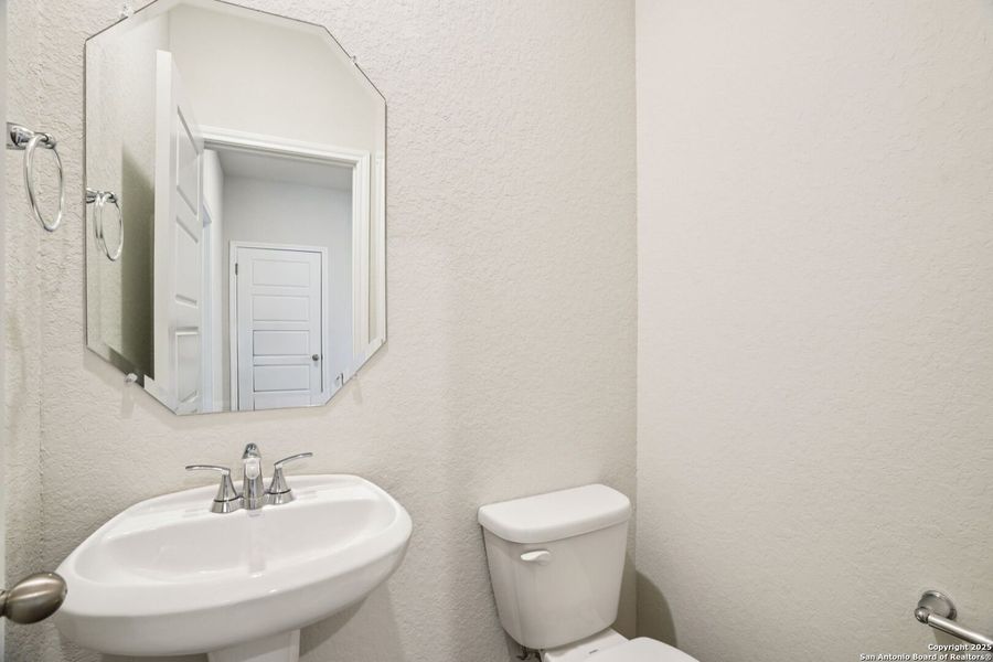 Furnished interior view inside a new home in Royal Crest, San Antonio (Image 4). Furnished interior view inside a new home in Royal Crest, San Antonio (Image 4).