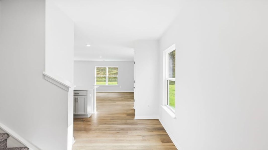 Spacious, unfurnished interior of a new home in Cloverdale Hills, Piedmont (Image 14).