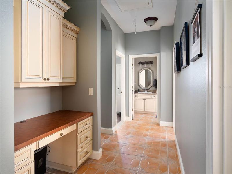 Furnished interior view inside a new home in , Ocklawaha (Image 19).