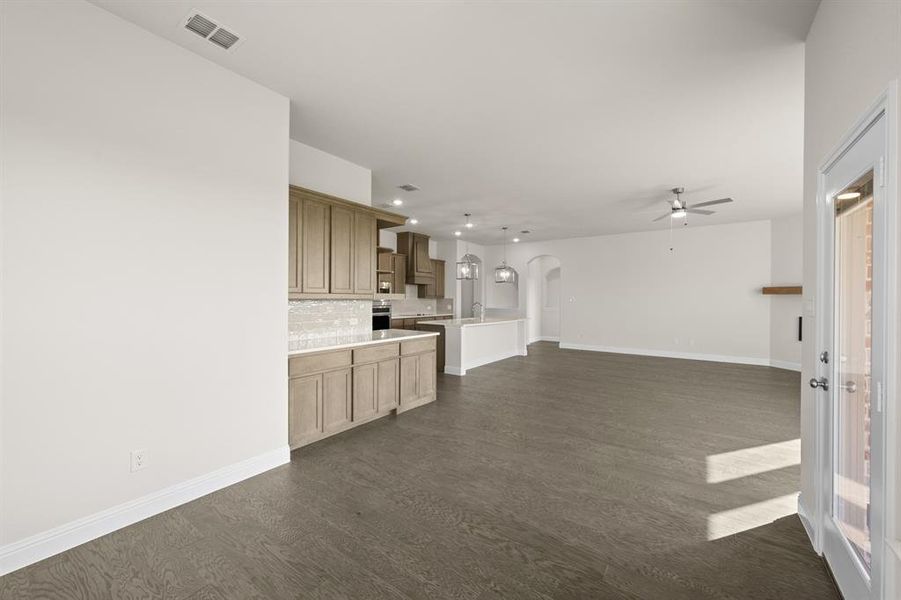 105 Grey Wolf- Nook-2 105 Grey Wolf- Nook-2