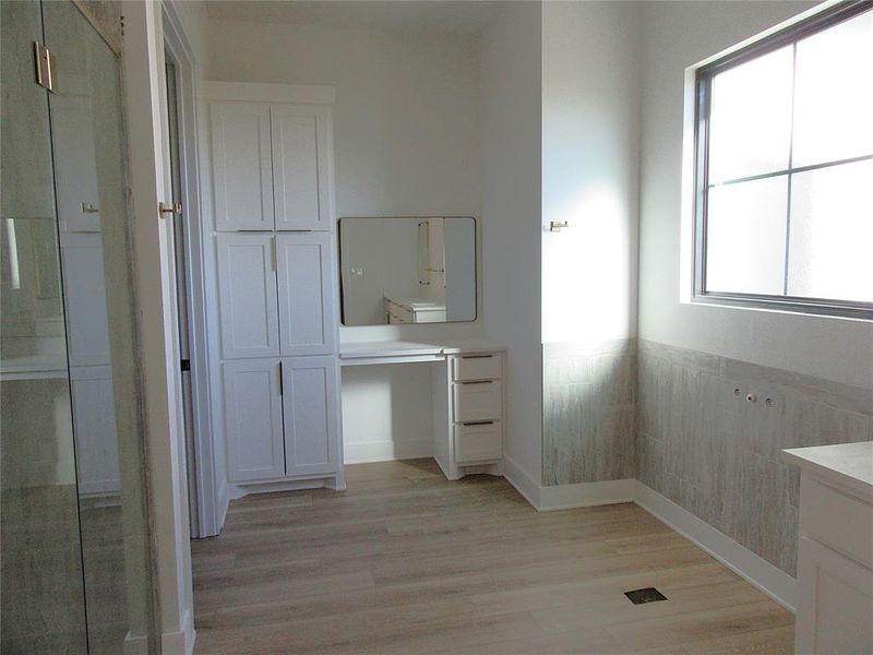 Spacious, unfurnished interior of a new home in , Crawford (Image 28).