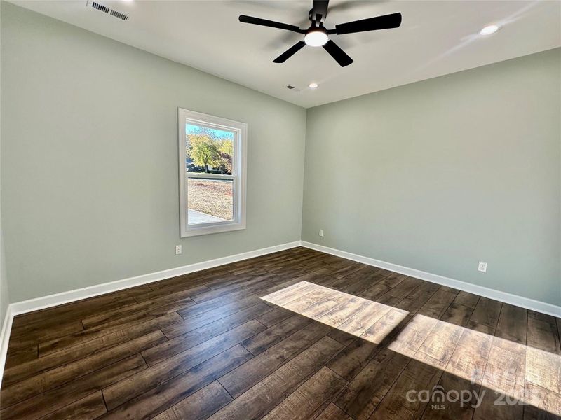 Spacious, unfurnished interior of a new home in , Maiden (Image 26).