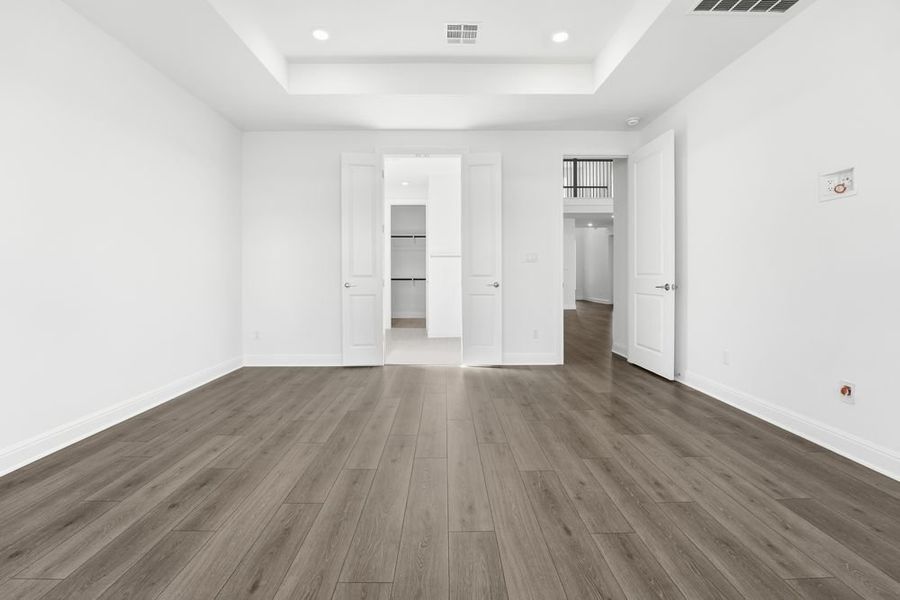 Spacious, unfurnished interior of a new home in Travisso, Leander (Image 14).