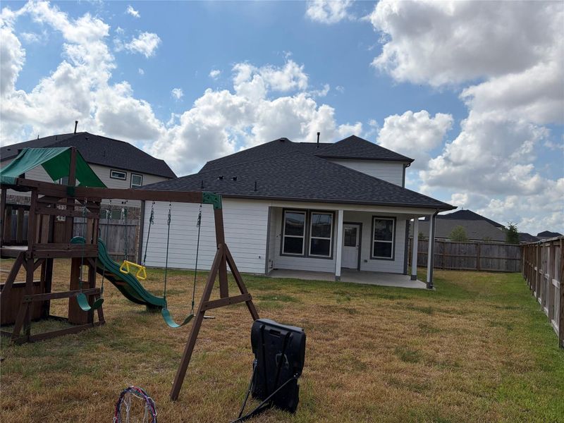 Exterior details and patio area of a home in Morton Creek Ranch, Katy (Image 4).