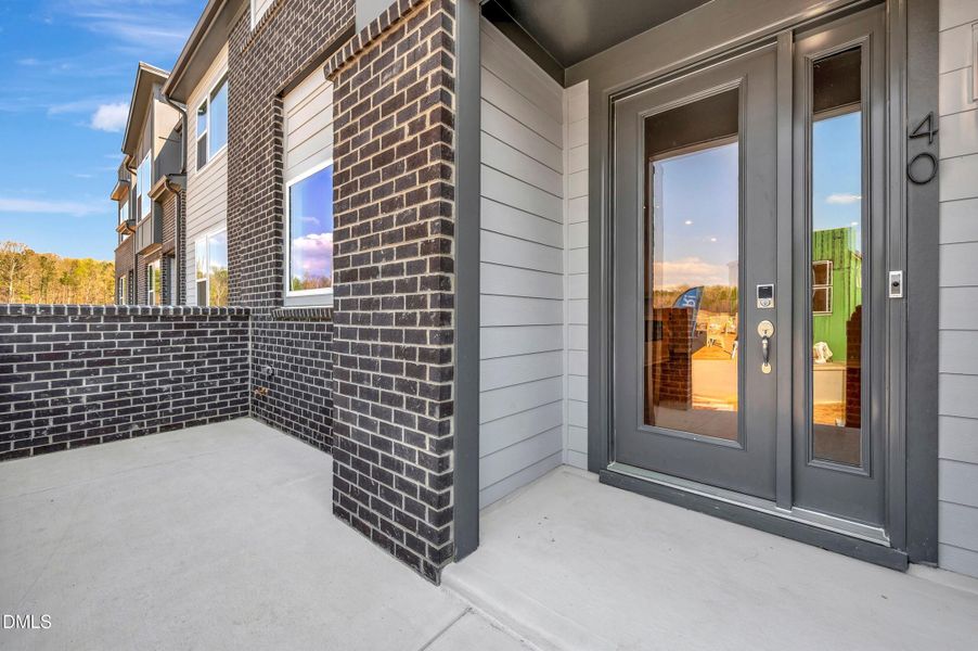 Beautiful front courtyard