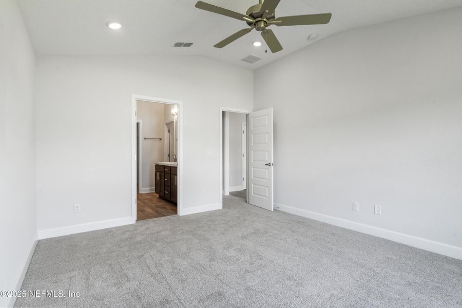 Spacious, unfurnished interior of a new home in Summerglen, Jacksonville (Image 12). Spacious, unfurnished interior of a new home in Summerglen, Jacksonville (Image 12).