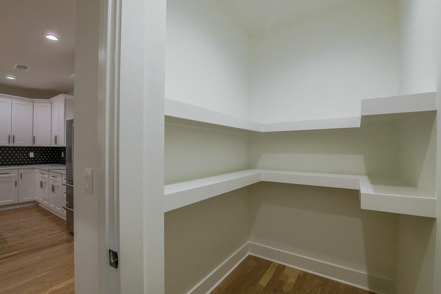 Spacious, unfurnished interior of a new home in , Atlanta (Image 30).