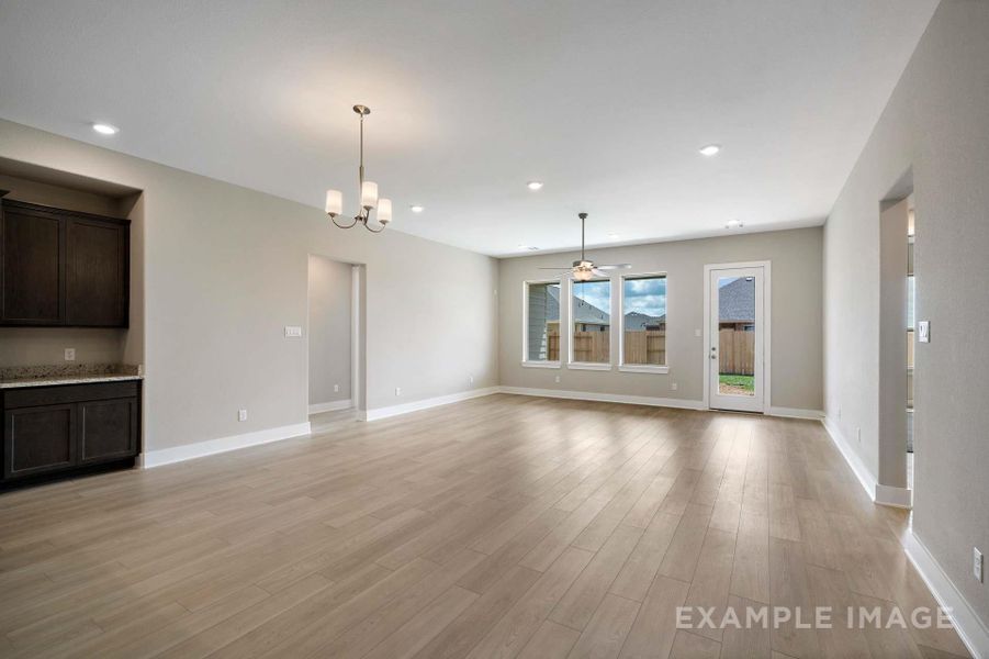 Spacious, unfurnished interior of a new home in Lago Mar, Texas City (Image 24).