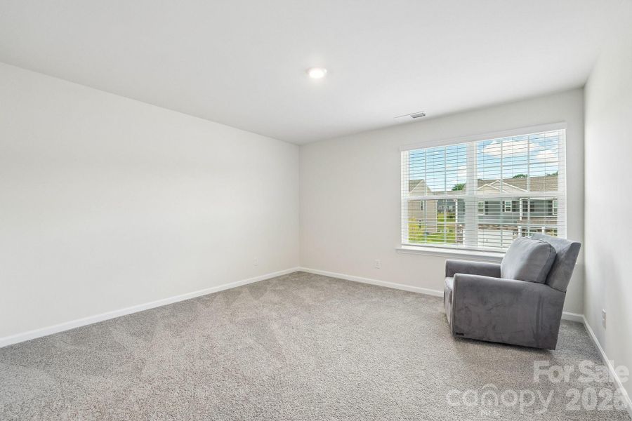 Spacious, unfurnished interior of a new home in Calvin Creek, Troutman (Image 21).