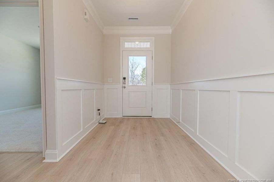 LR to Entry / 2nd bed