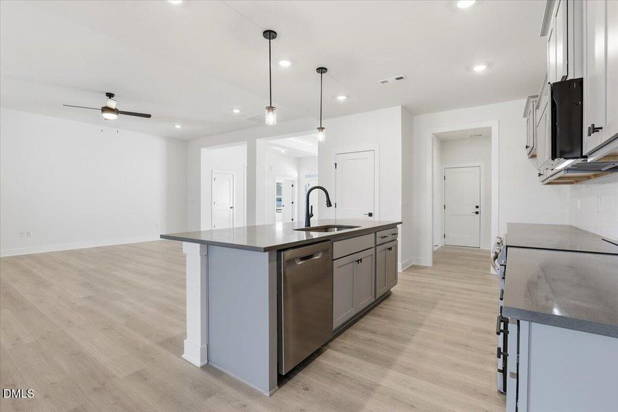 15-106 Manchester Ct-15 15-106 Manchester Ct-15