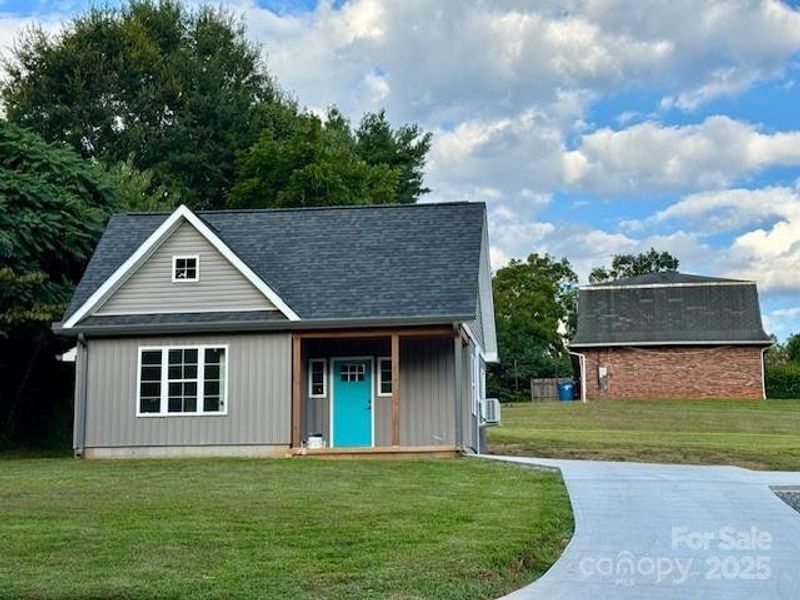 Exterior details and patio area of a home in , Granite Falls (Image 27).
