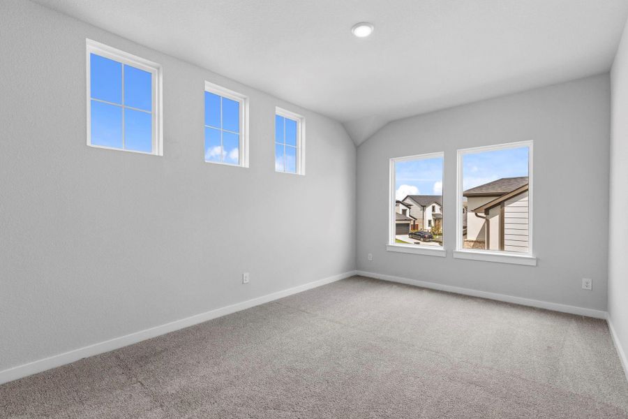 Spacious, unfurnished interior of a new home in Meridiana 40', 65', Iowa Colony (Image 16).