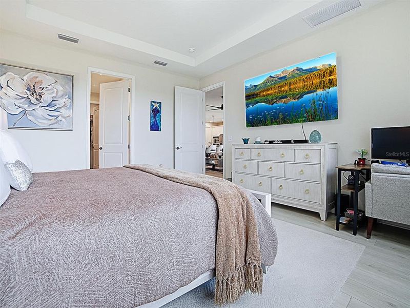 Furnished interior view inside a new home in , Tavares (Image 31).