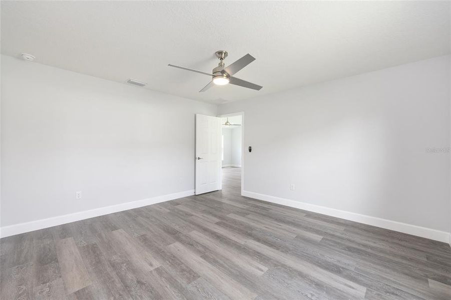 Spacious, unfurnished interior of a new home in , Dunnellon (Image 24).