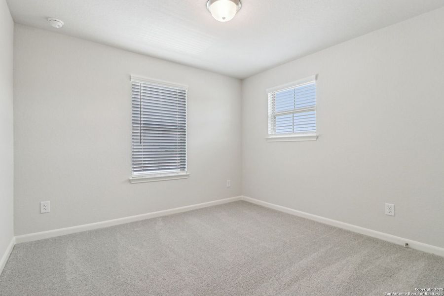 Spacious, unfurnished interior of a new home in Arcadia Ridge - Premier Series, San Antonio (Image 23).