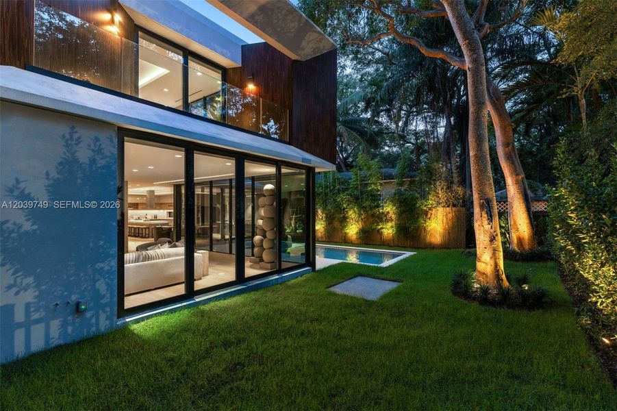 Exterior details and patio area of a home in , Miami (Image 19).