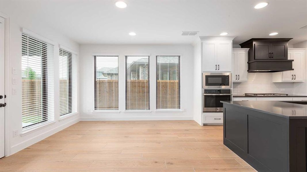 Furnished interior view inside a new home in Sweetgrass, Haslet (Image 7).