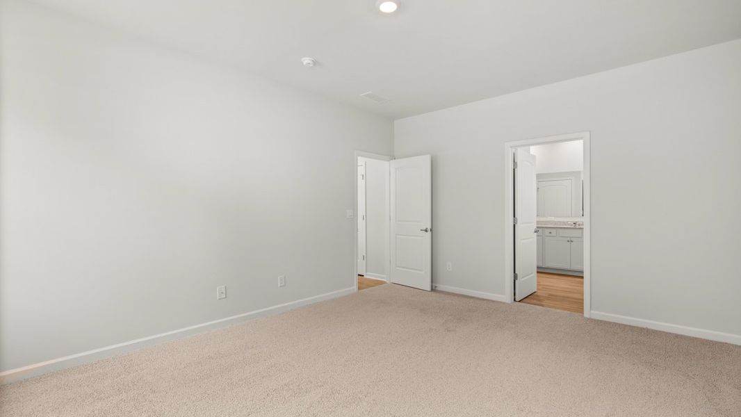 Representative unfurnished interior of a home built from the Salem by D.R. Horton in Sheffield Highlands, Dallas (Image 21).