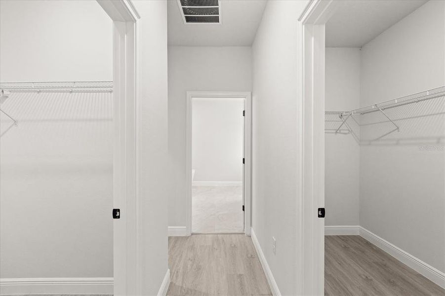 Spacious, unfurnished interior of a new home in , Ocala (Image 20).