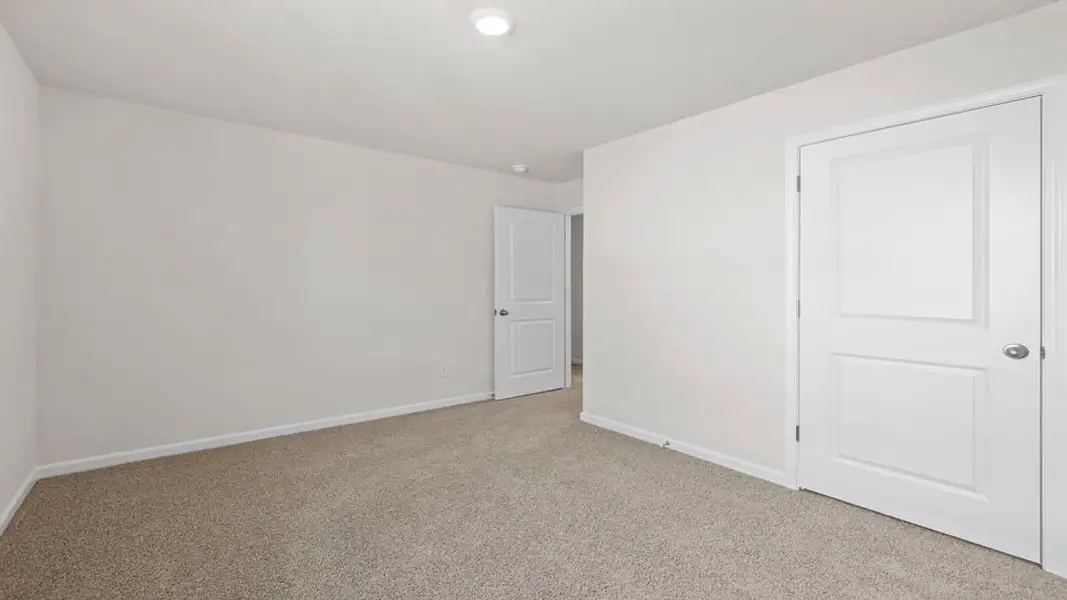 Spacious, unfurnished interior of a new home in Woodglen, Piedmont (Image 26).