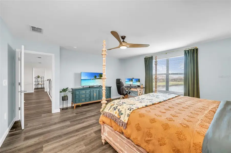 Furnished interior view inside a new home in , Lakewood Ranch (Image 46).