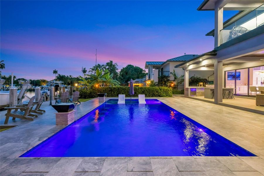 Exterior details and patio area of a home in , Fort Lauderdale (Image 35).