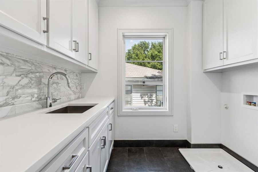 Furnished interior view inside a new home in , Dallas (Image 26). Furnished interior view inside a new home in , Dallas (Image 26).