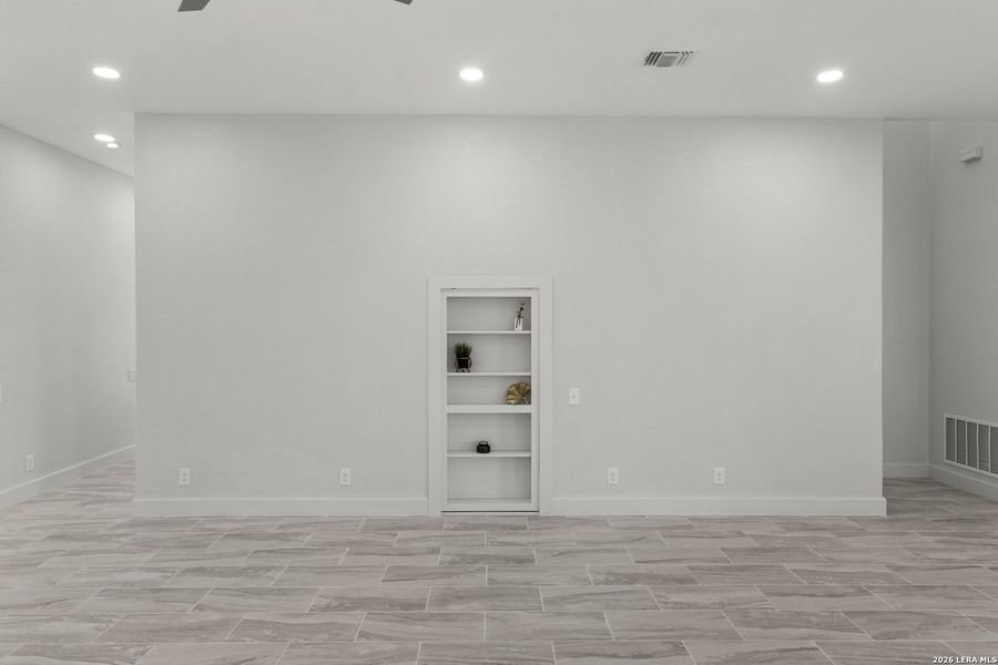 Spacious, unfurnished interior of a new home in , San Antonio (Image 22).