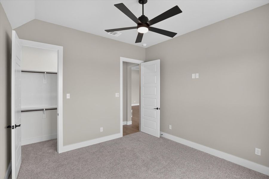 Spacious, unfurnished interior of a new home in Coyote Crossing, Godley (Image 32).