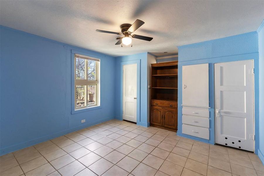 Spacious, unfurnished interior of a new home in , Paris (Image 15). Spacious, unfurnished interior of a new home in , Paris (Image 15).