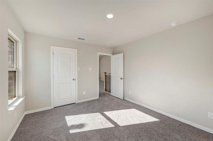 Spacious, unfurnished interior of a new home in Lily Creek at Sutton Fields, Aubrey (Image 39).