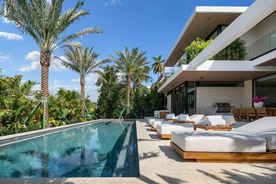 Exterior details and patio area of a home in , Miami Beach (Image 12).