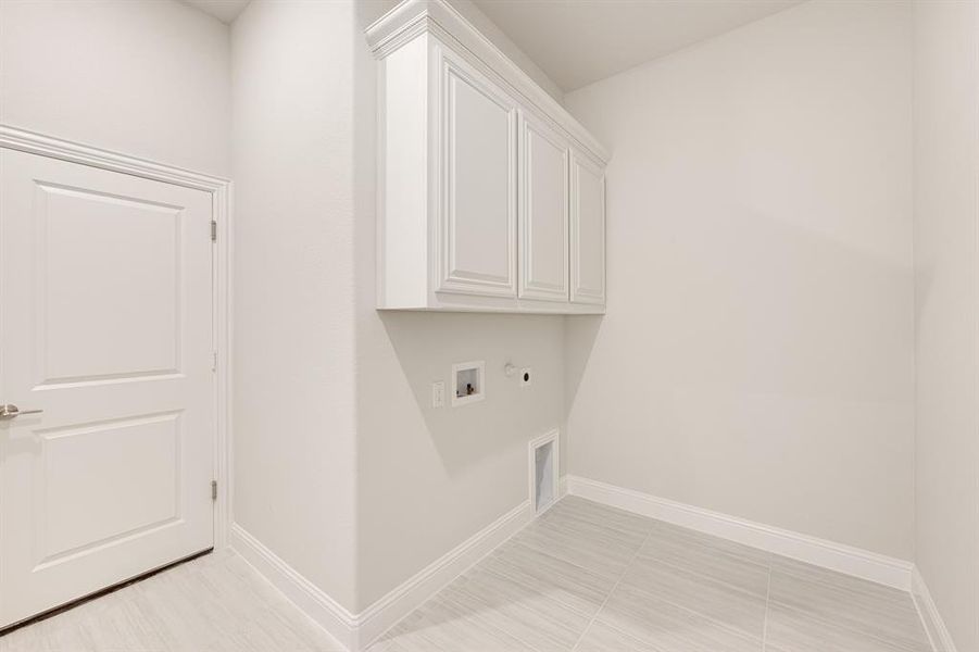 Spacious, unfurnished interior of a new home in Triple Diamond Ranch, Mansfield (Image 33).