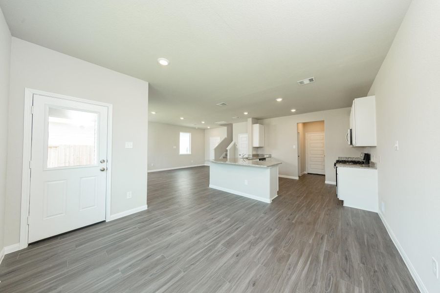 Spacious, unfurnished interior of a new home in Cliffstone Hills, Conroe (Image 19). Spacious, unfurnished interior of a new home in Cliffstone Hills, Conroe (Image 19).