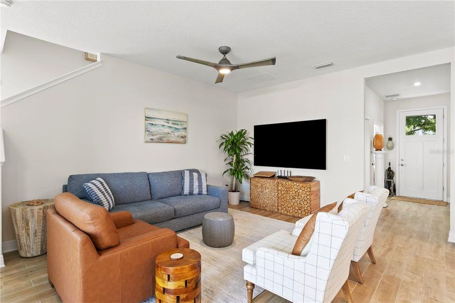 Furnished interior view inside a new home in , St. Petersburg (Image 43).